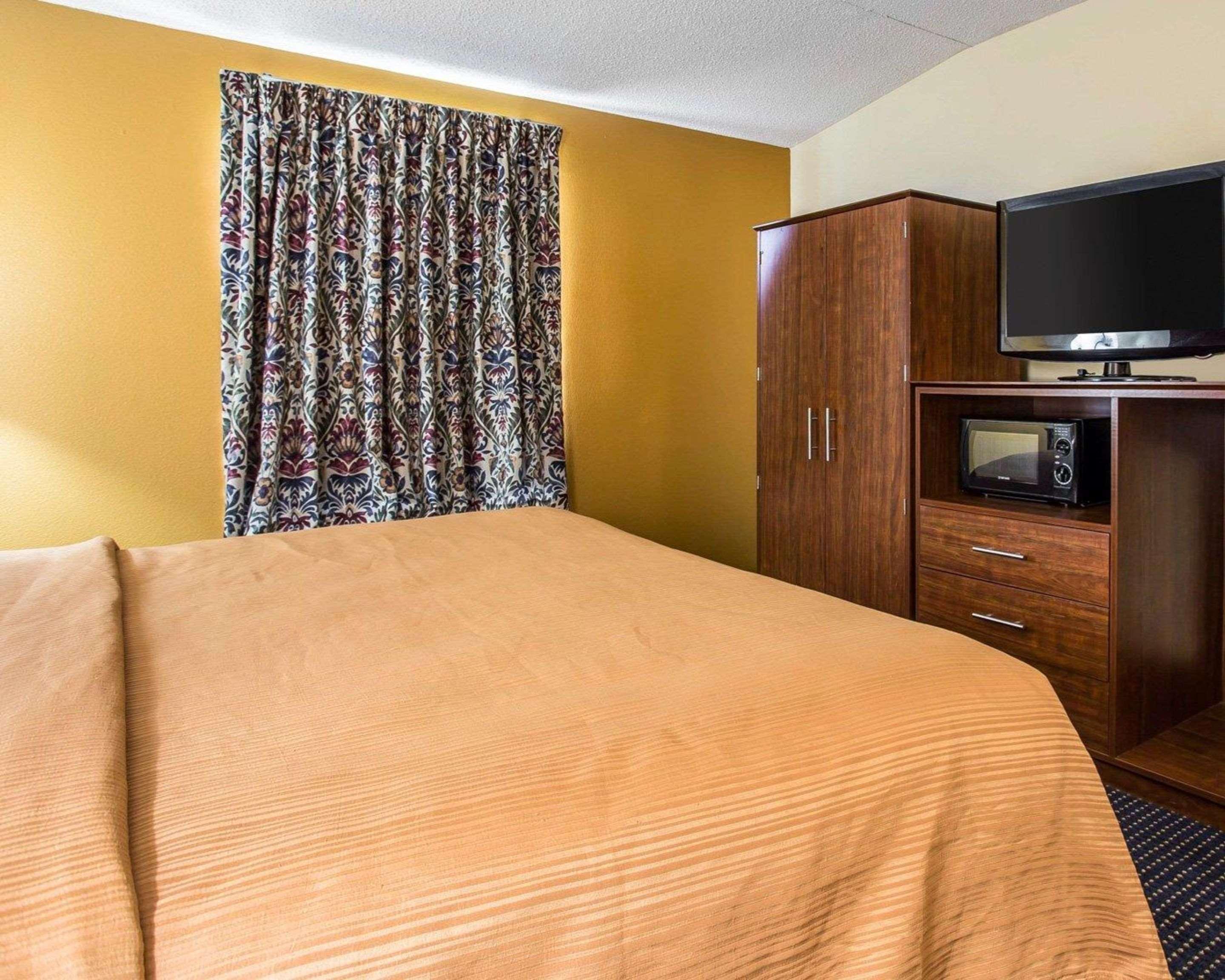 Quality Inn Mullins Marion Exteriör bild